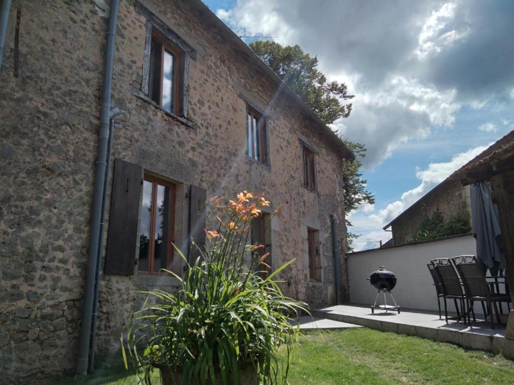 Chambre d'hôtes de puy faucher Arrenes Exterior foto